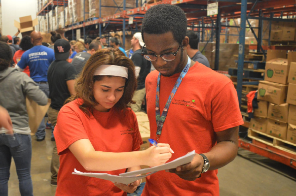 Student Heroes at the Houston Food Bank